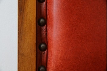 中古　横浜クラシック家具　ダニエル(daniel)　ミッシェル(Michel)サイドチェア　A-504　本革(レザー)　格式ある佇まいが置くだけで絵になるダイニングチェア　(R-083391)