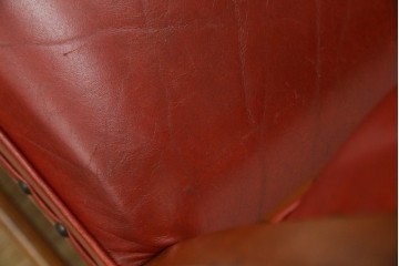 中古　横浜クラシック家具　ダニエル(daniel)　ミッシェル(Michel)サイドチェア　A-504　本革(レザー)　格式ある佇まいが置くだけで絵になるダイニングチェア　(R-083391)