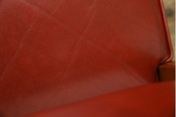 中古　横浜クラシック家具　ダニエル(daniel)　ミッシェル(Michel)サイドチェア　A-504　本革(レザー)　格式ある佇まいが置くだけで絵になるダイニングチェア　(R-083391)