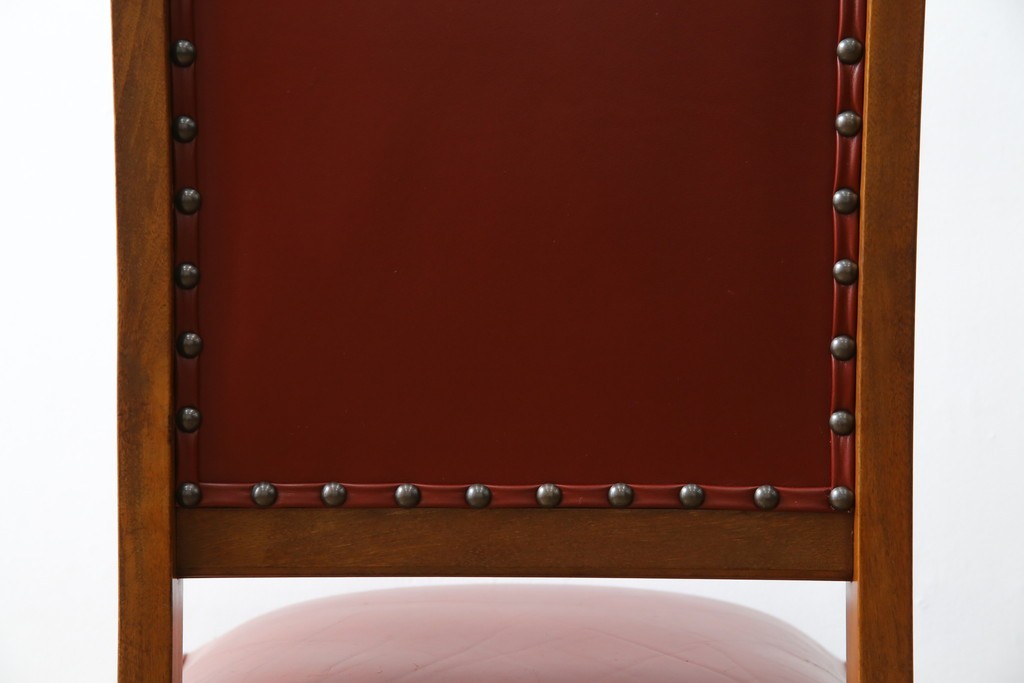 中古　横浜クラシック家具　ダニエル(daniel)　ミッシェル(Michel)サイドチェア　A-504　本革(レザー)　格式ある佇まいが置くだけで絵になるダイニングチェア　(R-083391)