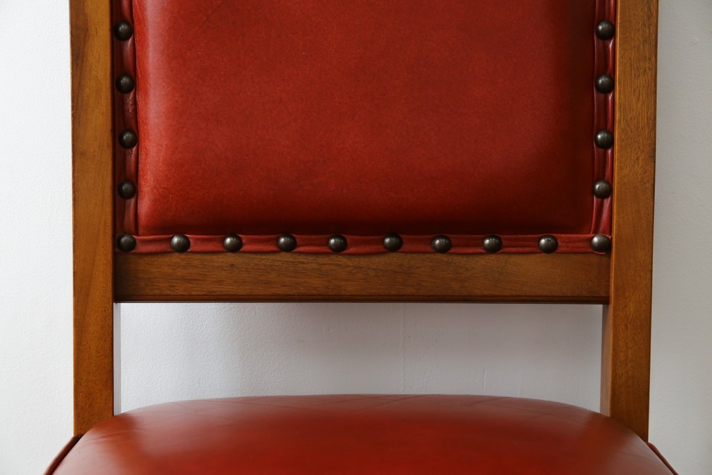 中古　横浜クラシック家具　ダニエル(daniel)　ミッシェル(Michel)サイドチェア　A-504　本革(レザー)　格式ある佇まいが置くだけで絵になるダイニングチェア　(R-083391)