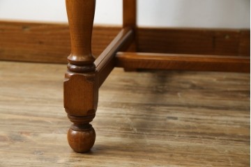 中古　横浜クラシック家具　ダニエル(daniel)　ミッシェル(Michel)サイドチェア　A-504　本革(レザー)　格式ある佇まいが置くだけで絵になるダイニングチェア　(R-083391)