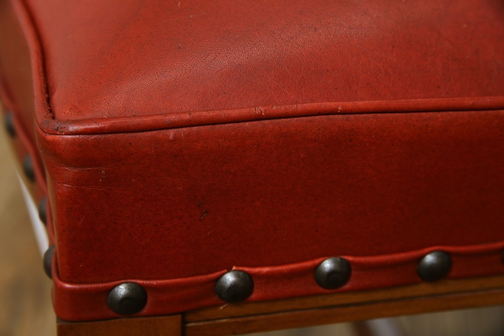 中古　横浜クラシック家具　ダニエル(daniel)　ミッシェル(Michel)サイドチェア　A-504　本革(レザー)　格式ある佇まいが置くだけで絵になるダイニングチェア　(R-083391)