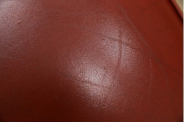 中古　横浜クラシック家具　ダニエル(daniel)　ミッシェル(Michel)サイドチェア　A-504　本革(レザー)　格式ある佇まいが置くだけで絵になるダイニングチェア　(R-083391)