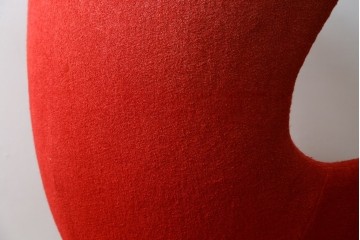 ビンテージ　リプロダクト品　アルネ・ヤコブセン　圧倒的な存在感!!インテリアのアクセントになるエッグチェア　(R-083392)