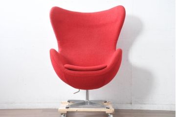 ビンテージ　リプロダクト品　アルネ・ヤコブセン　圧倒的な存在感!!インテリアのアクセントになるエッグチェア(Egg Chair、アームチェア、パーソナルチェア、椅子、イス、ヴィンテージ)(R-083392)