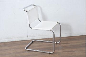 中古　美品　高級リプロダクト品　スティールライン(steelline)社製　マルト・スタムデザイン　S33　モダンで無駄のないフォルムが魅力のカンティレバーチェア4脚セット(本革チェア、ダイニングチェア、アームレスチェア、椅子、イス、バラ売り可能)(定価4脚で約42万円)(R-083393)