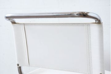 中古　美品　高級リプロダクト品　スティールライン(steelline)社製　マルト・スタムデザイン　S33　モダンで無駄のないフォルムが魅力のカンティレバーチェア4脚セット(本革チェア、ダイニングチェア、アームレスチェア、椅子、イス、バラ売り可能)(定価4脚で約42万円)(R-083393)