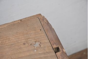ヨーロッパアンティーク　かわいいデザイン!!　側面の意匠が素敵な展示台(テーブル、デスク、作業台、飾り台、ディスプレイ台)(R-083394)
