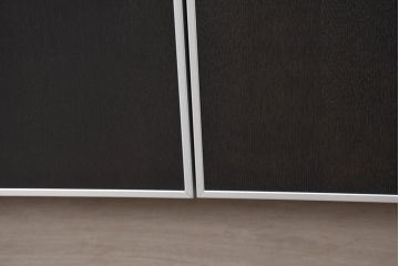 中古　美品!!　展示品　松永家具(MATSUNAGA )　人気シリーズ　ピアット(piatto)　スタイリッシュで洗練された雰囲気を演出するブラックカラーのローキャビネット(サイドボード、サイドキャビネット、収納棚、戸棚)(定価約17万円)(R-083395)