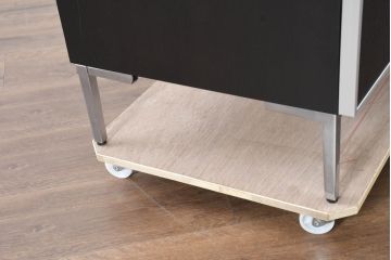 中古　美品!!　展示品　松永家具(MATSUNAGA )　人気シリーズ　ピアット(piatto)　スタイリッシュで洗練された雰囲気を演出するブラックカラーのローキャビネット(サイドボード、サイドキャビネット、収納棚、戸棚)(定価約17万円)(R-083395)