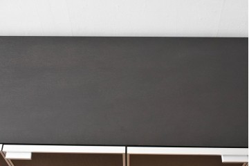 中古　美品!!　展示品　松永家具(MATSUNAGA )　人気シリーズ　ピアット(piatto)　スタイリッシュで洗練された雰囲気を演出するブラックカラーのローキャビネット(サイドボード、サイドキャビネット、収納棚、戸棚)(定価約17万円)(R-083395)