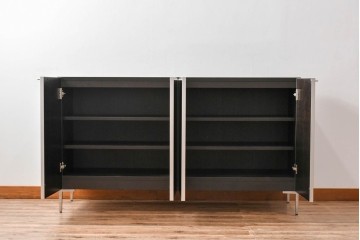 中古　美品!!　展示品　松永家具(MATSUNAGA )　人気シリーズ　ピアット(piatto)　スタイリッシュで洗練された雰囲気を演出するブラックカラーのローキャビネット(サイドボード、サイドキャビネット、収納棚、戸棚)(定価約17万円)(R-083395)