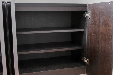 中古　美品!!　展示品　松永家具(MATSUNAGA )　人気シリーズ　ピアット(piatto)　スタイリッシュで洗練された雰囲気を演出するブラックカラーのローキャビネット(サイドボード、サイドキャビネット、収納棚、戸棚)(定価約17万円)(R-083395)