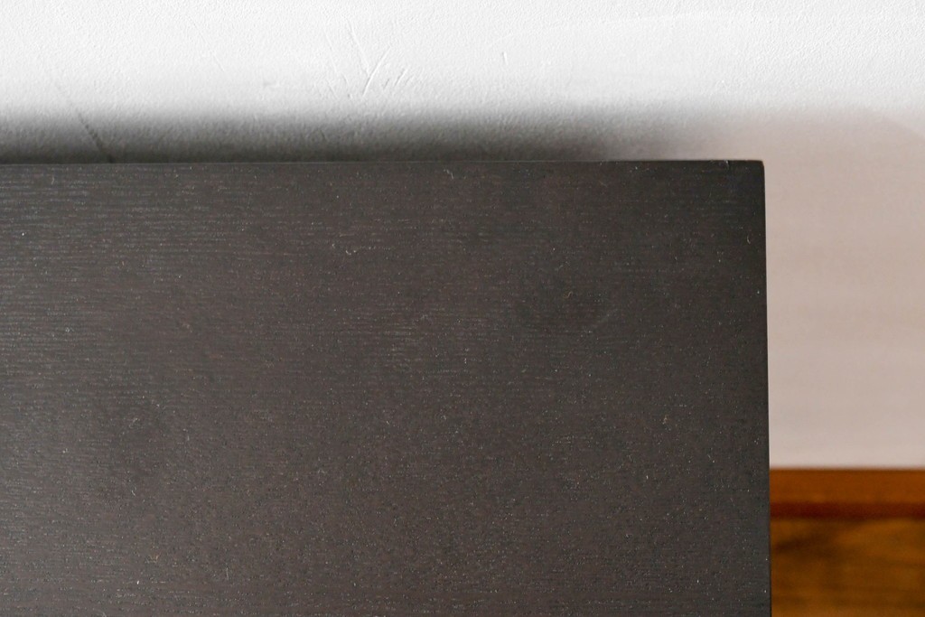 中古　美品!!　展示品　松永家具(MATSUNAGA )　人気シリーズ　ピアット(piatto)　スタイリッシュで洗練された雰囲気を演出するブラックカラーのローキャビネット(サイドボード、サイドキャビネット、収納棚、戸棚)(定価約17万円)(R-083395)