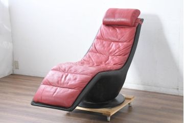 ビンテージ　希少品!!　国内ではまず見ない赤×黒×近未来フォルムの回転式本革(レザー)リクライニングパーソナルチェア(カウチソファ、1Pソファ、1人掛けソファ、一人掛けソファ、イージーチェア、ヴィンテージ)(R-083396)