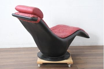 ビンテージ　希少品!!　国内ではまず見ない赤×黒×近未来フォルムの回転式本革(レザー)リクライニングパーソナルチェア(カウチソファ、1Pソファ、1人掛けソファ、一人掛けソファ、イージーチェア、ヴィンテージ)(R-083396)