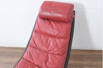 ビンテージ　希少品!!　国内ではまず見ない赤×黒×近未来フォルムの回転式本革(レザー)リクライニングパーソナルチェア(カウチソファ、1Pソファ、1人掛けソファ、一人掛けソファ、イージーチェア、ヴィンテージ)(R-083396)