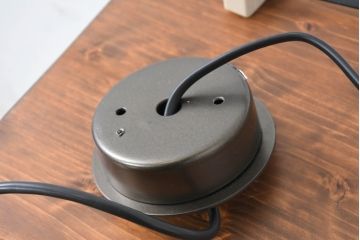 中古　高級品!!　スタジオノイ(Studio NOI)　キン(Kin)　479/LBT 　モダンなデザインで空間をおしゃれに格上げしてくれるブロンズのペンダントライト3個セット(天井照明、吊り下げ照明)(定価3台で約96万円)(R-083399)