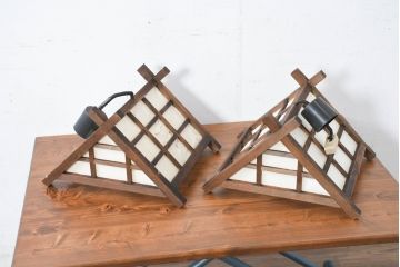 和製ビンテージ　希少デザイン　和風デザイン　三角　和の雰囲気を高める木製ペンダント照明2個セット(天井照明、シェード、吊り下げ照明、ペンダントライト、電笠、ヴィンテージ)(R-083402)