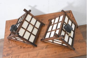 和製ビンテージ　希少デザイン　和風デザイン　三角　和の雰囲気を高める木製ペンダント照明2個セット(天井照明、シェード、吊り下げ照明、ペンダントライト、電笠、ヴィンテージ)(R-083402)