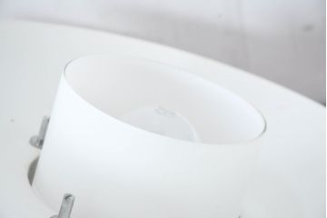 中古　美品　YAMAGIWA(ヤマギワ)　Louis Poulsen(ルイスポールセン)風　洗練されたフォルムが目を引くペンダントライト(天井照明、吊り下げ照明)(R-083404)