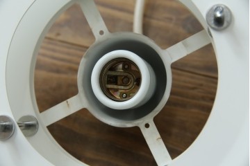 中古　美品　YAMAGIWA(ヤマギワ)　Louis Poulsen(ルイスポールセン)風　洗練されたフォルムが目を引くペンダントライト(天井照明、吊り下げ照明)(R-083404)