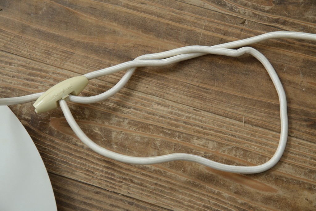 中古　美品　YAMAGIWA(ヤマギワ)　Louis Poulsen(ルイスポールセン)風　洗練されたフォルムが目を引くペンダントライト(天井照明、吊り下げ照明)(R-083404)