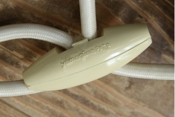 中古　美品　YAMAGIWA(ヤマギワ)　Louis Poulsen(ルイスポールセン)風　洗練されたフォルムが目を引くペンダントライト(天井照明、吊り下げ照明)(R-083404)