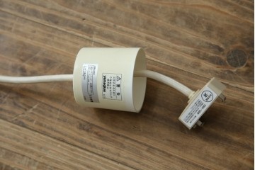 中古　美品　YAMAGIWA(ヤマギワ)　Louis Poulsen(ルイスポールセン)風　洗練されたフォルムが目を引くペンダントライト(天井照明、吊り下げ照明)(R-083404)