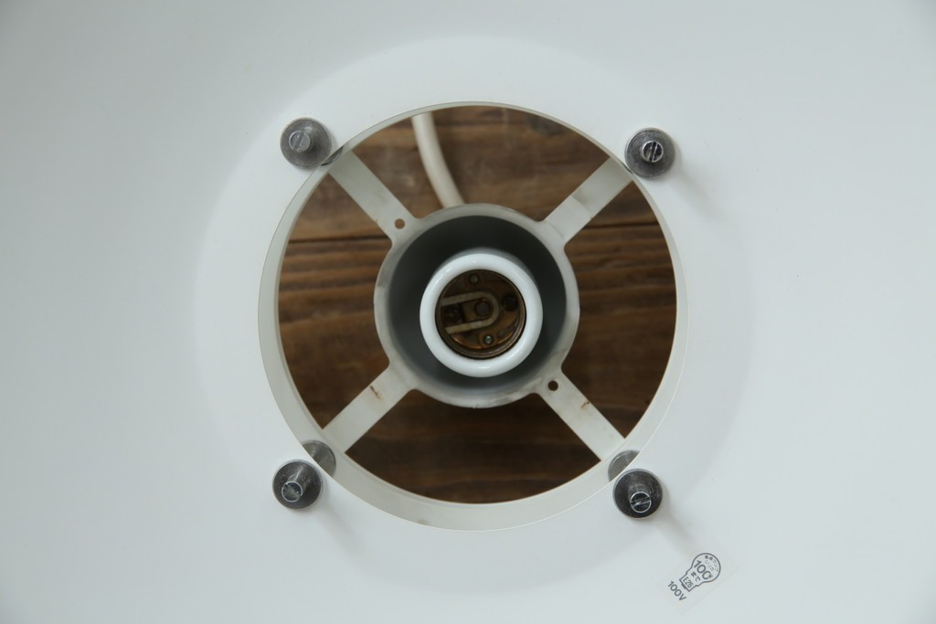 中古　美品　YAMAGIWA(ヤマギワ)　Louis Poulsen(ルイスポールセン)風　洗練されたフォルムが目を引くペンダントライト(天井照明、吊り下げ照明)(R-083404)