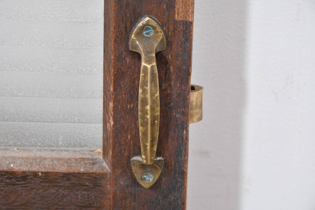 ヴィンテージ建具　昭和中期　デザインガラス入りのレトロなガラス扉1枚　(R-083405)