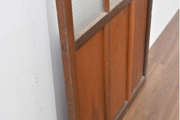 ヴィンテージ建具　昭和中期　デザインガラス入りのレトロなガラス扉1枚　(R-083405)
