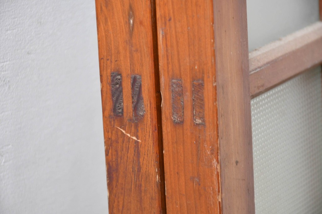 ヴィンテージ建具　昭和中期　和の雰囲気を引き立てるガラス戸2枚セット　(R-083406)