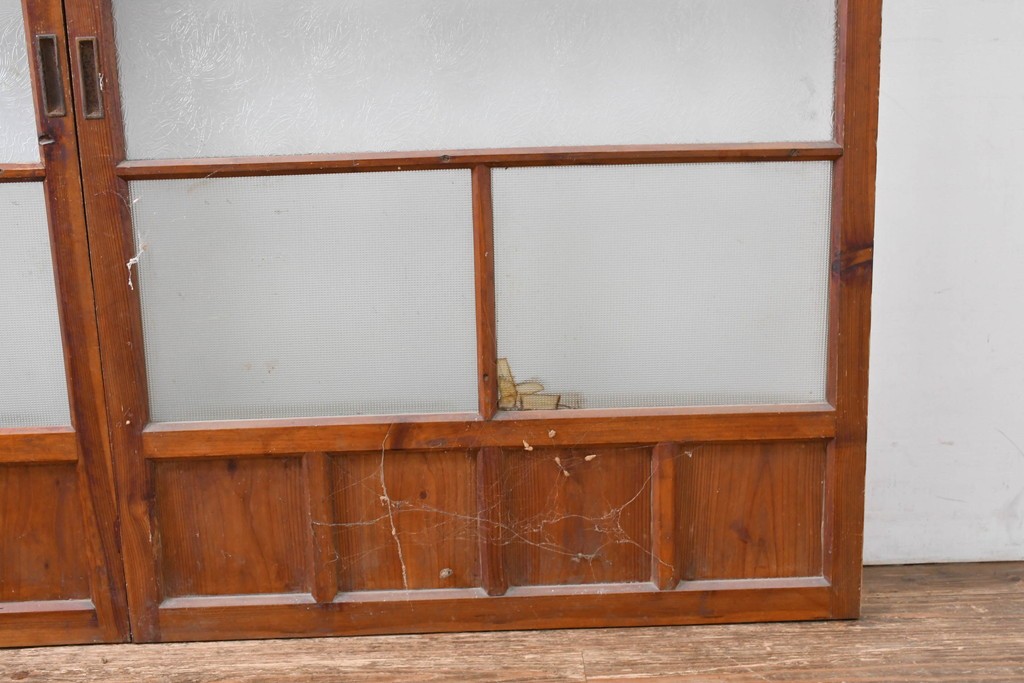 ヴィンテージ建具　昭和中期　和の雰囲気を引き立てるガラス戸2枚セット　(R-083406)