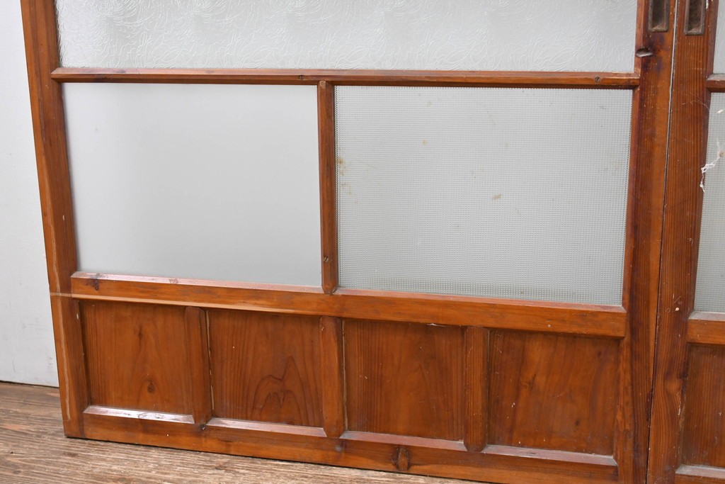 ヴィンテージ建具　昭和中期　和の雰囲気を引き立てるガラス戸2枚セット　(R-083406)