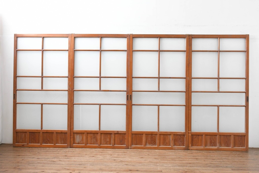 ヴィンテージ建具　昭和中期　素朴な格子デザインのガラス戸4枚セット　(R-083408)