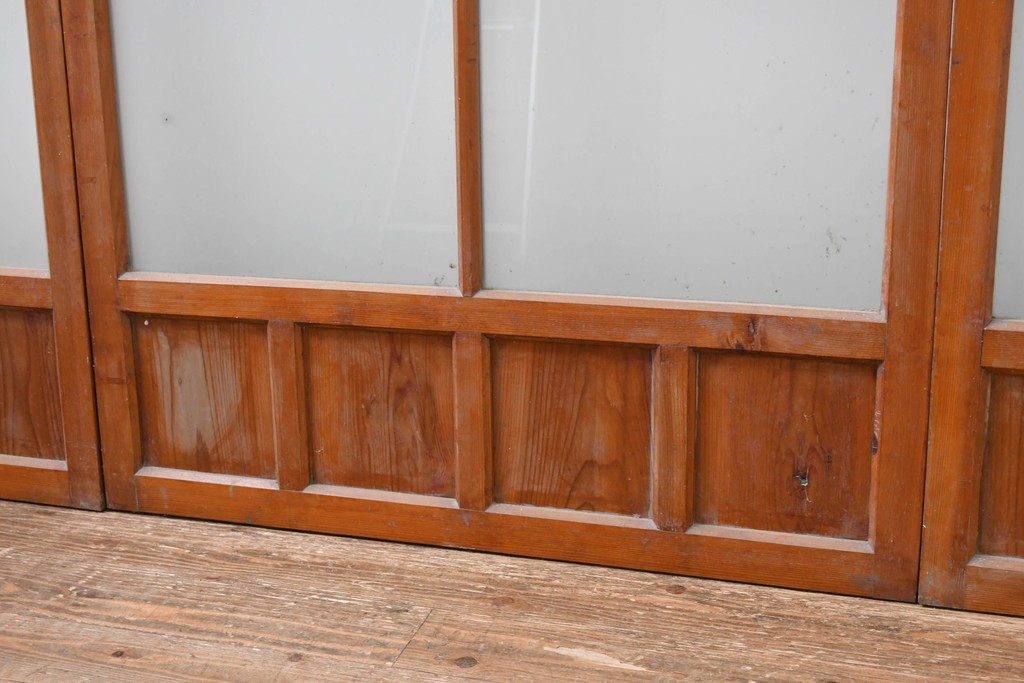 ヴィンテージ建具　昭和中期　素朴な格子デザインのガラス戸4枚セット　(R-083408)