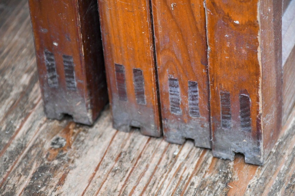 ヴィンテージ建具　昭和中期　ひし形を描く格子意匠のガラス戸4枚セット　(R-083409)