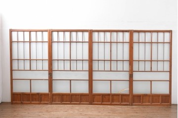 ヴィンテージ建具　昭和中期　ひし形を描く格子意匠のガラス戸4枚セット　(R-083409)