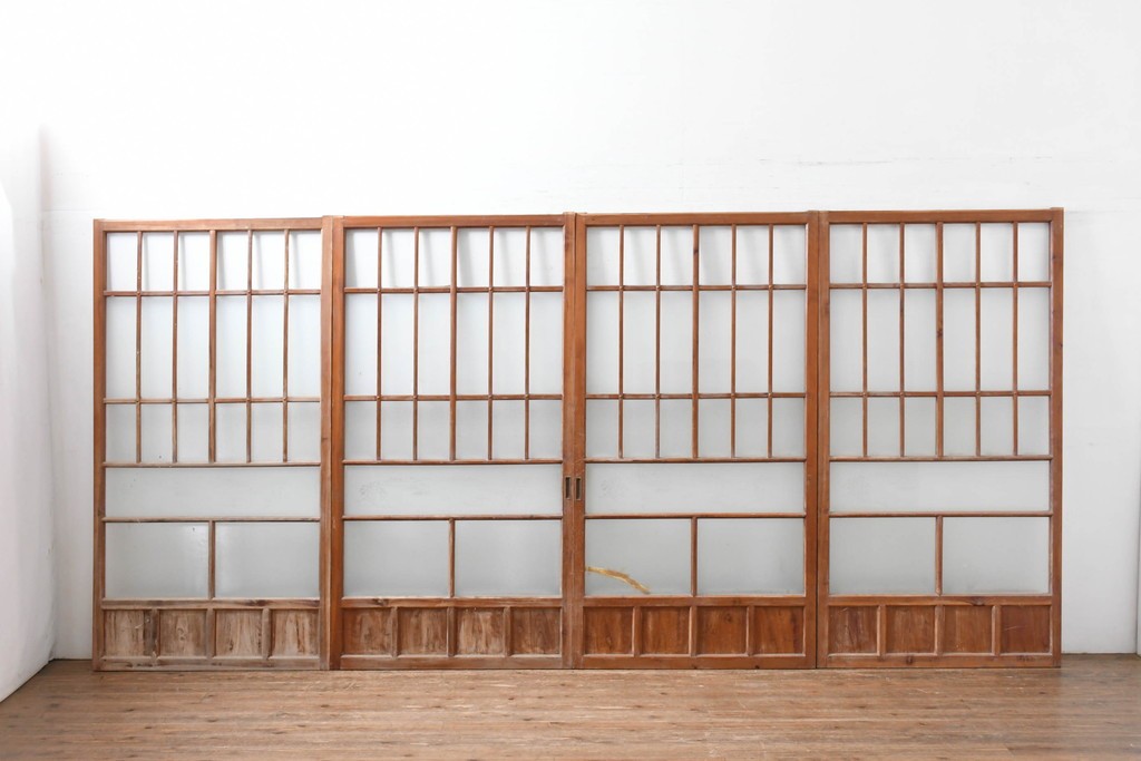 ヴィンテージ建具　昭和中期　ひし形を描く格子意匠のガラス戸4枚セット　(R-083409)