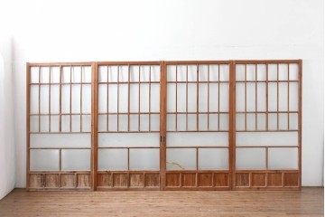 ヴィンテージ建具　昭和中期　ひし形を描く格子意匠のガラス戸4枚セット　(R-083409)