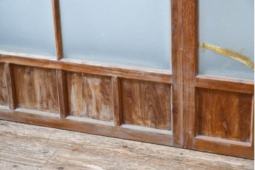 ヴィンテージ建具　昭和中期　ひし形を描く格子意匠のガラス戸4枚セット　(R-083409)