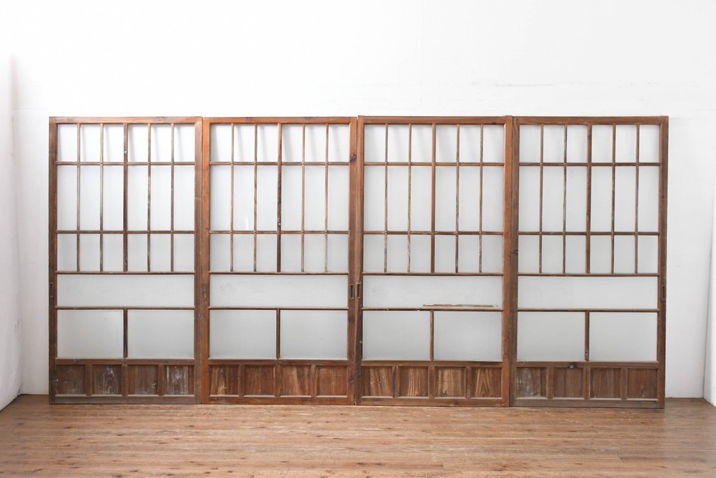 ヴィンテージ建具　昭和中期　ひし形を描く格子意匠のガラス戸4枚セット　(R-083411)