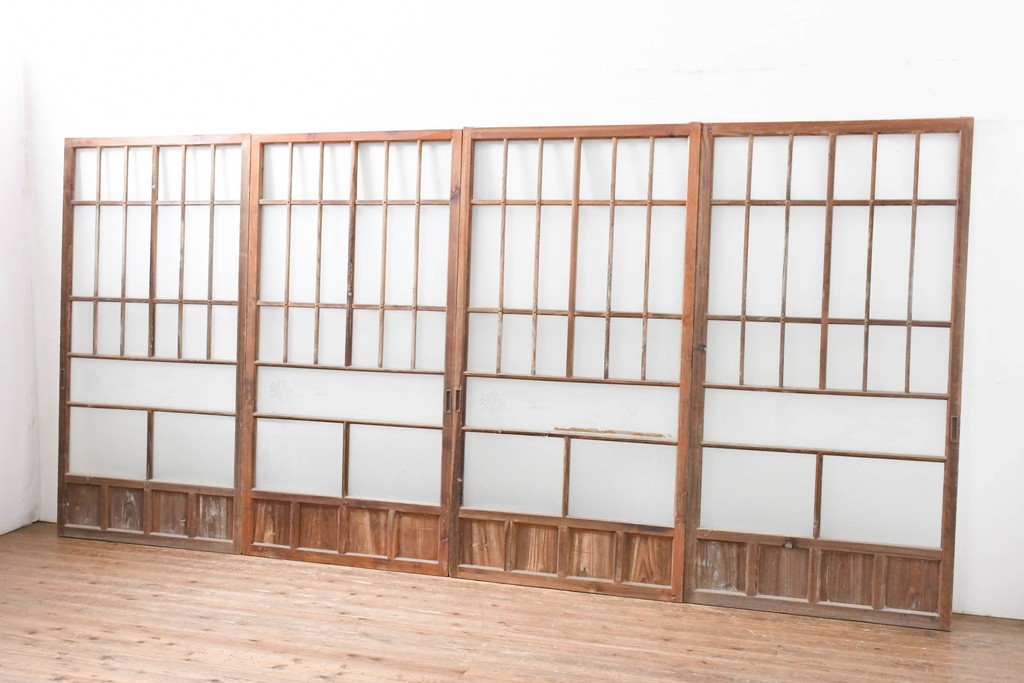 ヴィンテージ建具　昭和中期　ひし形を描く格子意匠のガラス戸4枚セット　(R-083411)