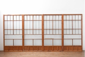 ヴィンテージ建具　昭和中期　ひし形を描く格子意匠のガラス戸4枚セット　(R-083411)