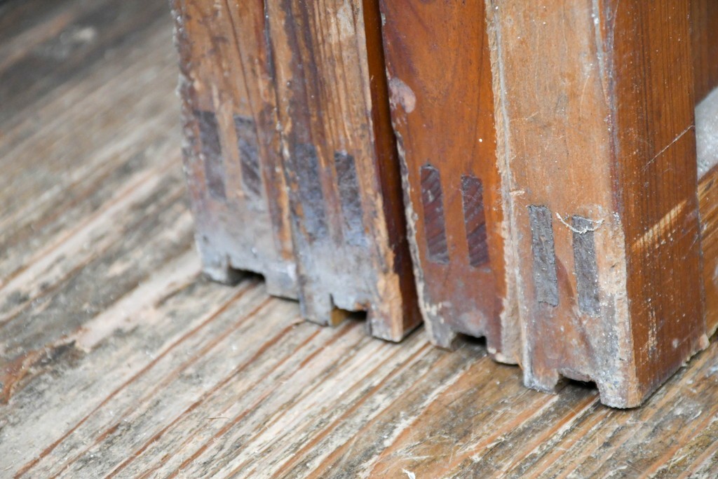 ヴィンテージ建具　昭和中期　ひし形を描く格子意匠のガラス戸4枚セット　(R-083411)