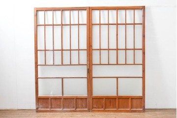 ヴィンテージ建具　昭和中期　和の雰囲気を引き立てるガラス戸2枚セット　(R-083412)
