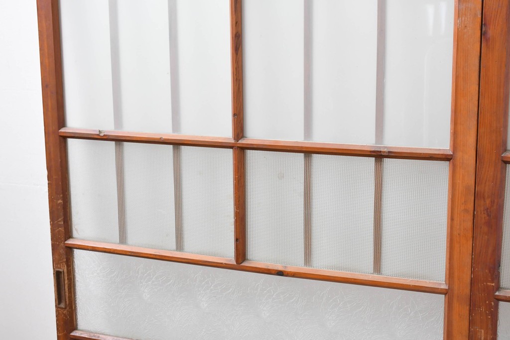ヴィンテージ建具　昭和中期　和の雰囲気を引き立てるガラス戸2枚セット　(R-083412)