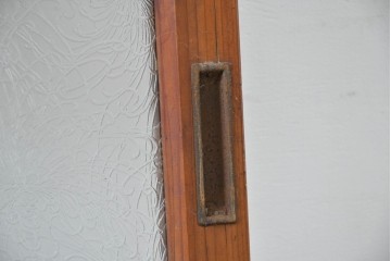 ヴィンテージ建具　昭和中期　和の雰囲気を引き立てるガラス戸2枚セット　(R-083412)